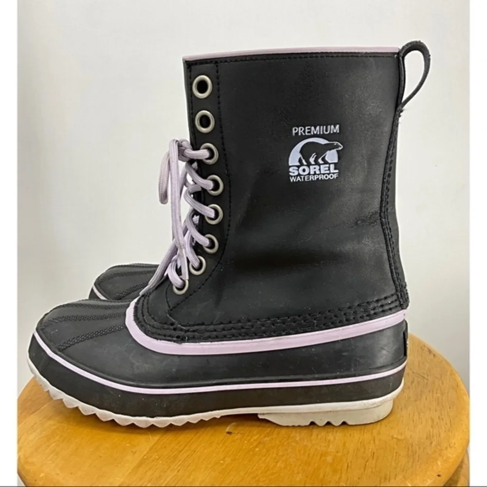 Sorel premium handcrafted natural rubber waterproof boot 7